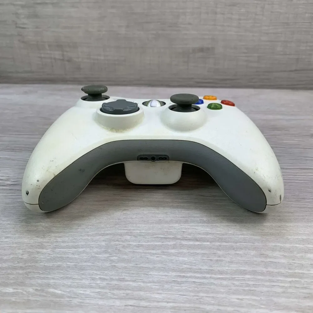 Microsoft Xbox 360 Wireless Gaming Controller - White (Model 1403)